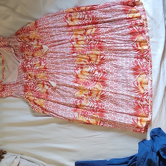 3 XL womens old navy (2) short dresses and (1) blue romper - Picture 5 of 5